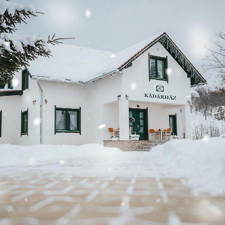 Kadarhaz Bed and Breakfast Vlahita Exteriör bild