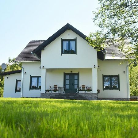 Kadarhaz Bed and Breakfast Vlahita Exteriör bild