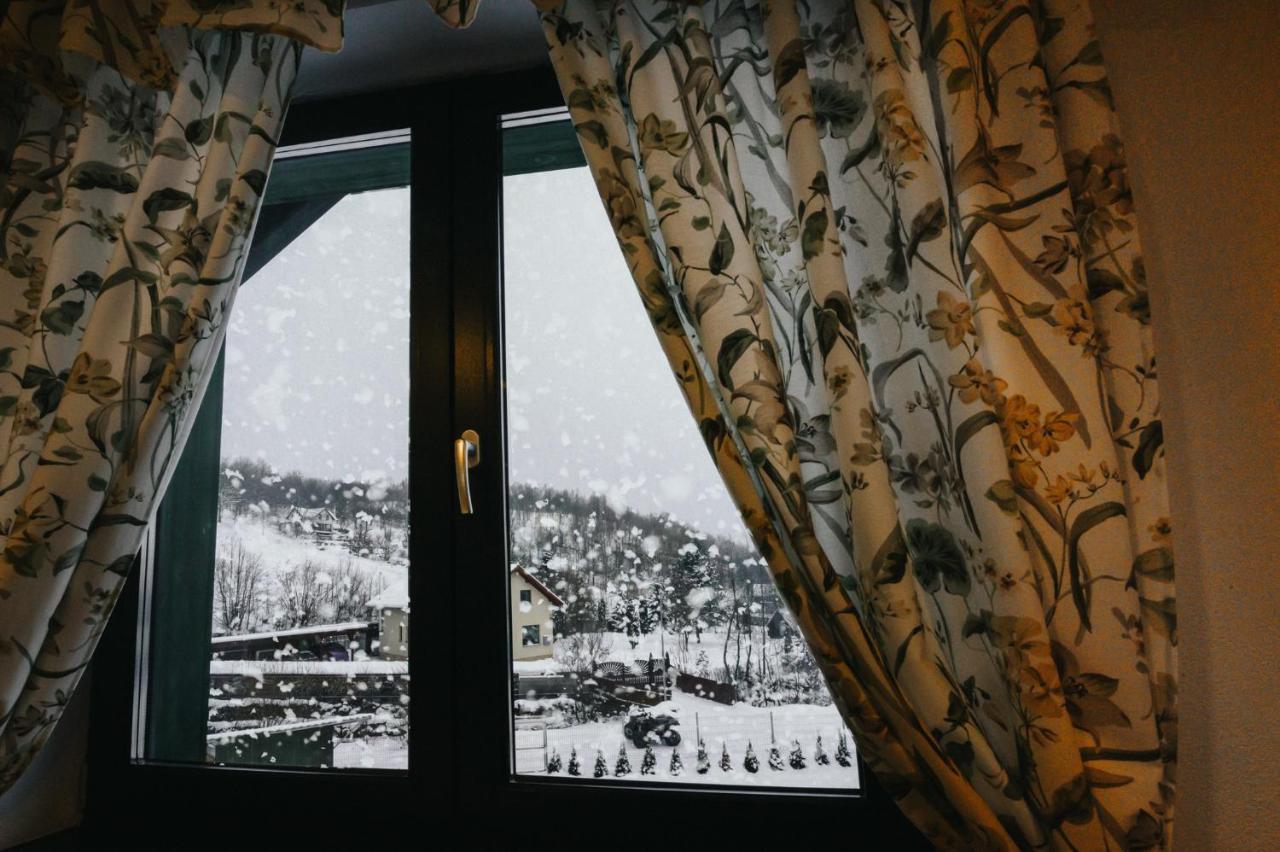 Kadarhaz Bed and Breakfast Vlahita Exteriör bild
