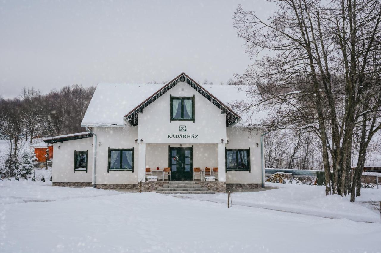 Kadarhaz Bed and Breakfast Vlahita Exteriör bild