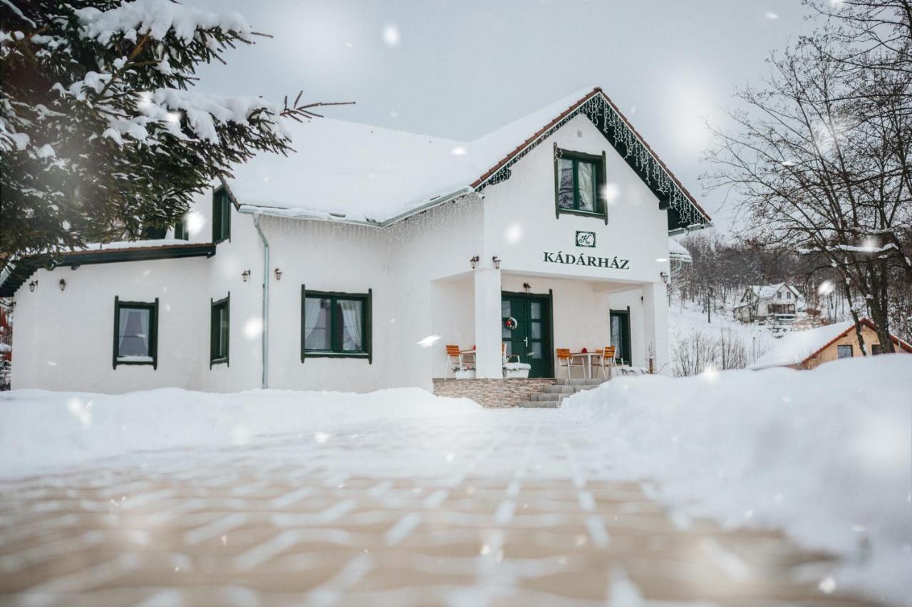Kadarhaz Bed and Breakfast Vlahita Exteriör bild